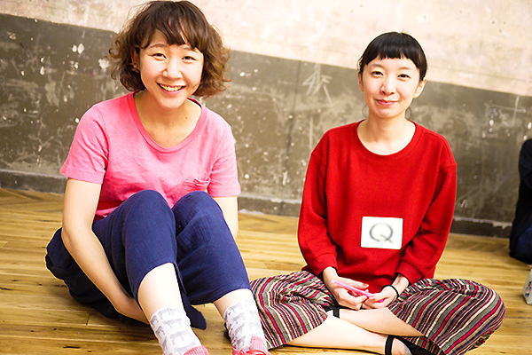 銀座九劇アカデミアに参加していた、多田さん（左）とＱ本さん。 （撮影：塚田史香）
