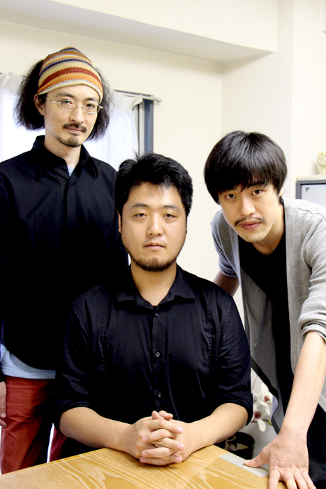 (左から)演出：日澤雄介、脚本：古川健、大正天皇役：西尾友樹、