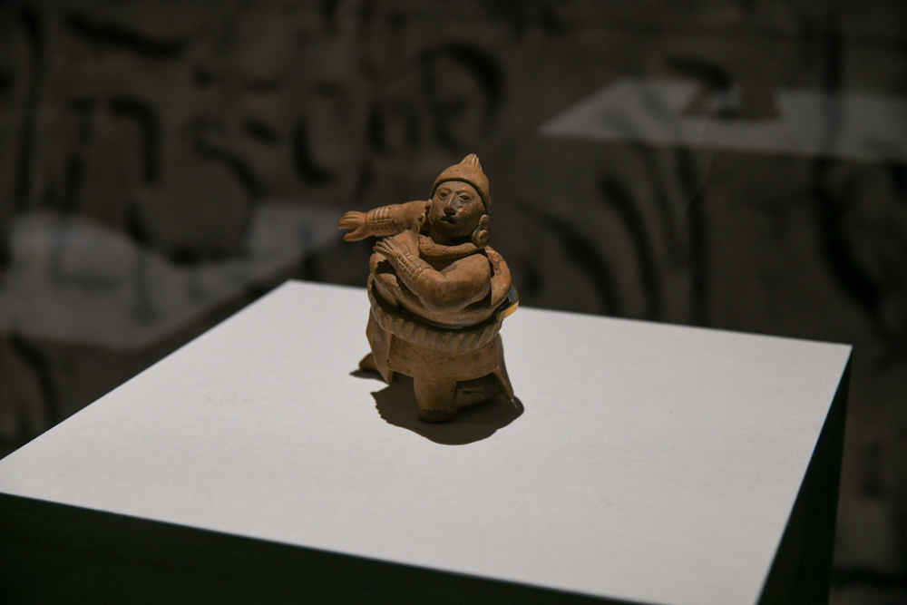 《球技をする人の土偶》　マヤ文明　600〜950年　メキシコ国立人類学博物館