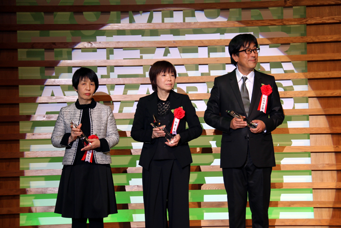 優秀スタッフ賞（高橋知伽江、松井るみ、松任谷正隆）