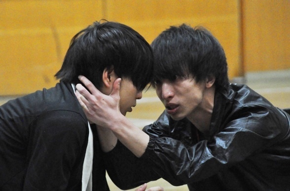 （左から）松井勇歩、三好大貴