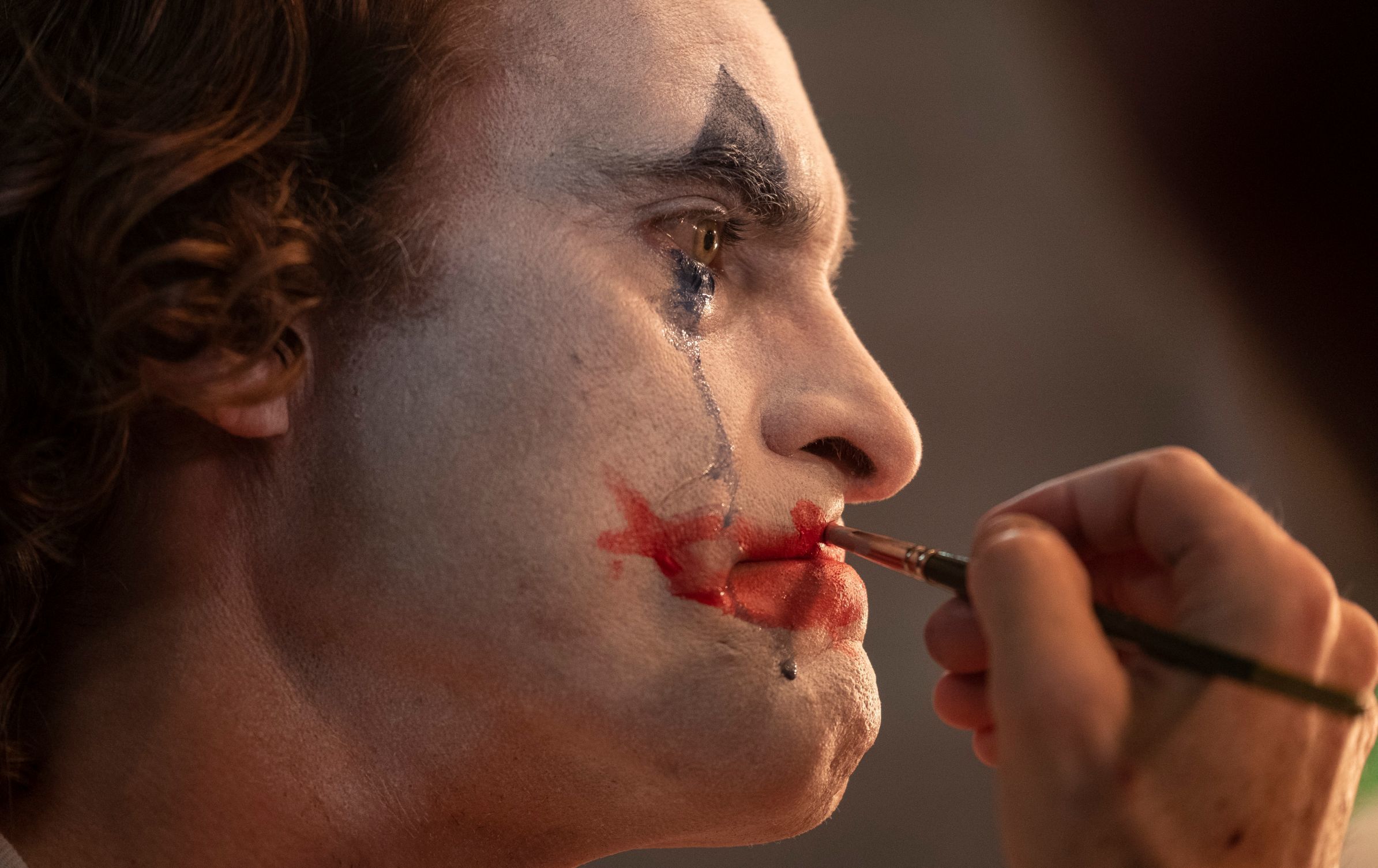 『ジョーカー』TM & (C) DC. Joker (C) 2019 Warner Bros. Entertainment Inc., Village Roadshow Films (BVI) Limited and BRON Creative USA, Corp. All rights reserved.