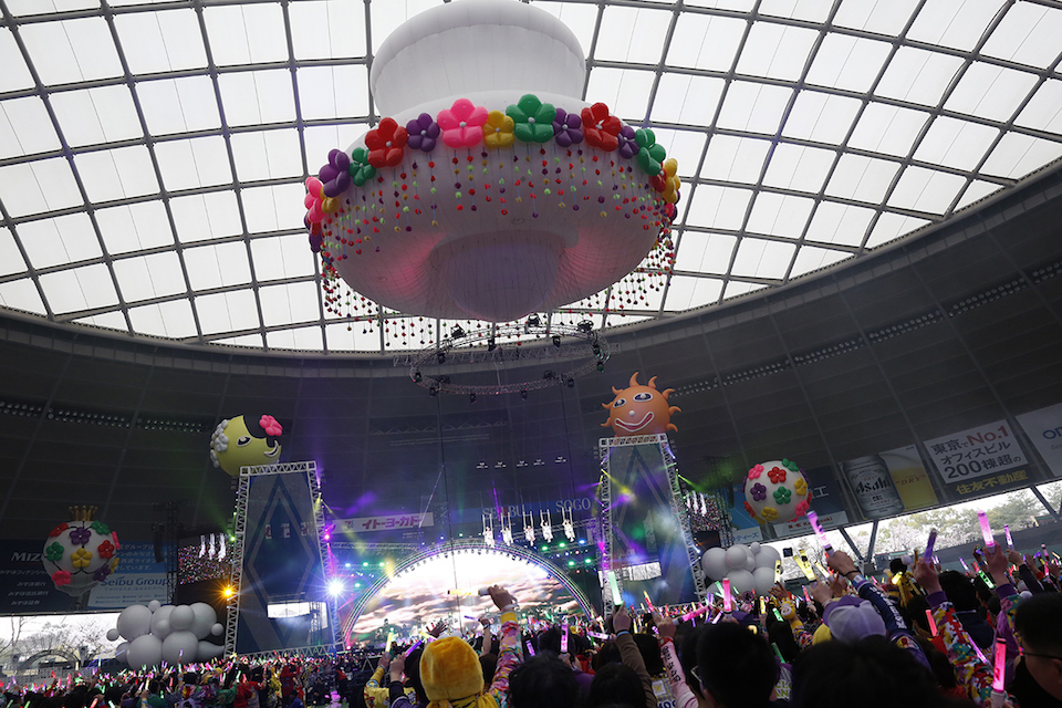 ももいろクローバーZ 　Photo by HAJIME KAMIIISAKA+Z