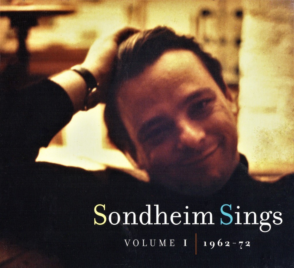 スティーヴン・ソンドハイム（1930～2021年）が、代表作『カンパニー』（1970年）や『フォリーズ』（1971年）のナンバーを歌う、貴重なデモ録音を収録した CD「ソンドハイム・シングス」（輸入盤）。