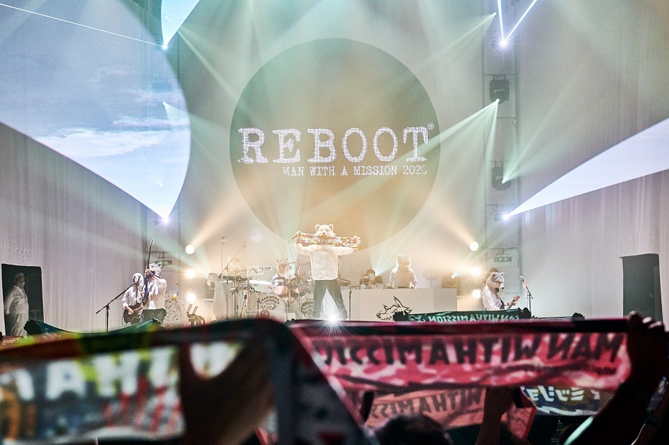 MAN WITH A MISSION『MAN WITH A "REBOOT LIVE & STREAMING" MISSION』 撮影＝酒井ダイスケ