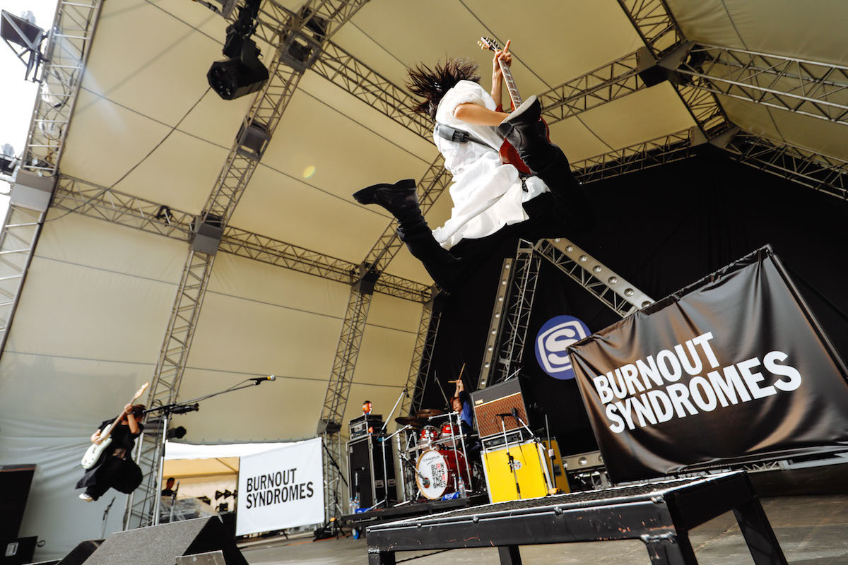 BURNOUT SYNDROMES Photo by 上山陽介