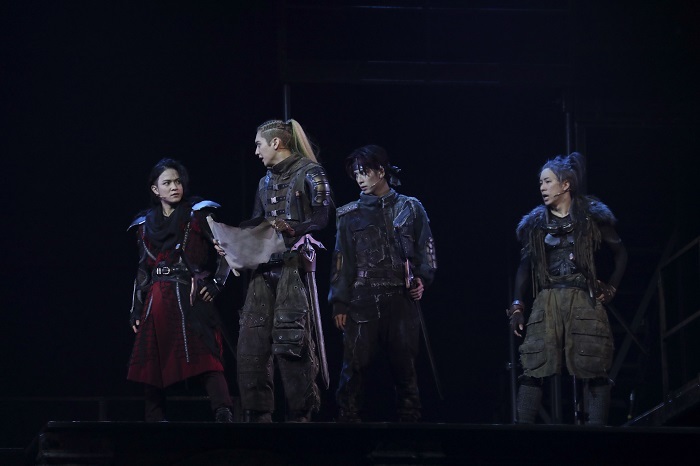 (C)Asobimo, Inc.　(C)YOSHITAKA AMANO (C)LDH JAPAN