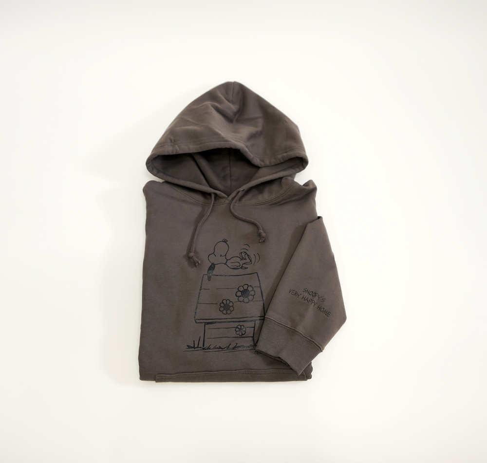 フーディー(M・L)　6,600円(税込) (C) Peanuts Worldwide LLC