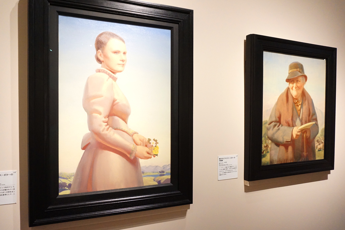 デルマー・バナー（左）『若き日のビアトリクス・ポターの肖像画』1948年頃/（右）『晩年のビアトリクス・ポターの肖像画』1938年頃