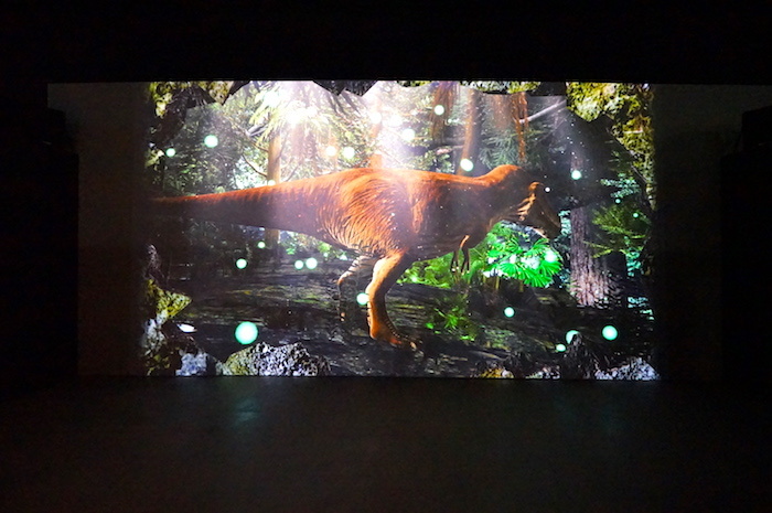 『恐竜展2021』大型映像 (C)NAKED,INC.