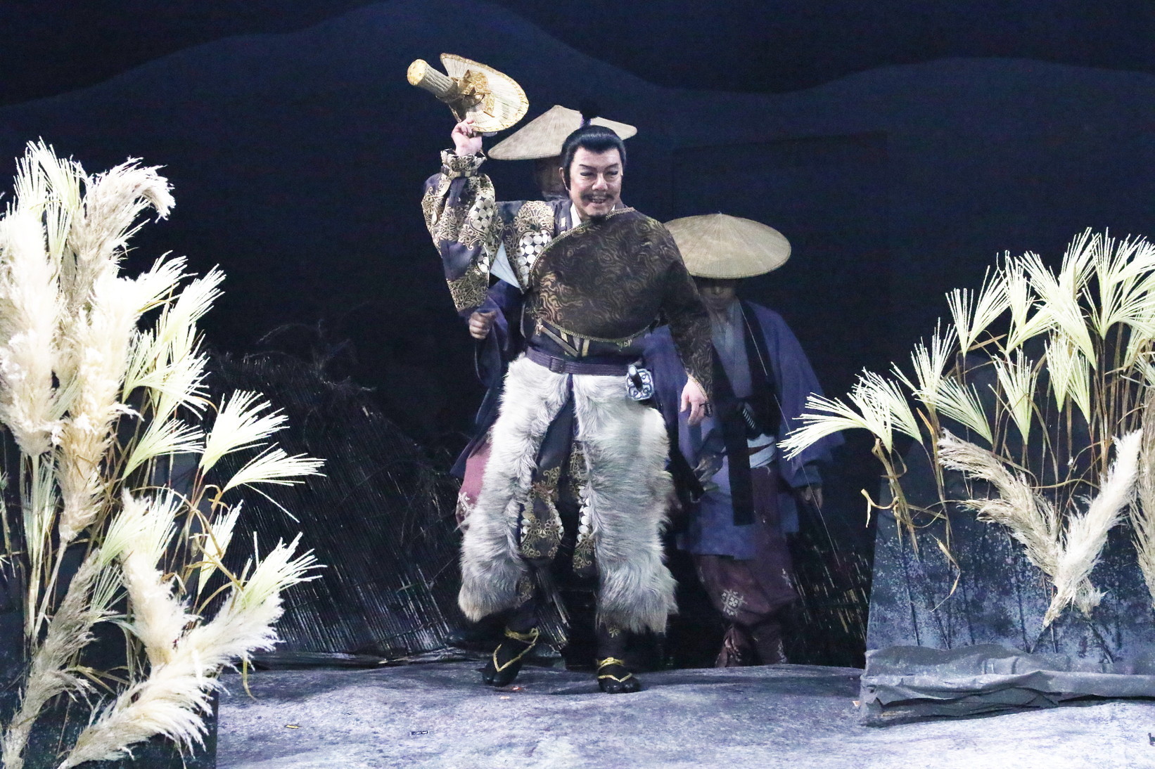 古田新太（中央）【撮影：田中亜紀】 (c)2018『修羅天魔〜髑髏城の七人 Season極』／TBS・ヴィレッヂ・劇団☆新感線