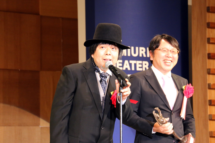 ケラリーノ・サンドロヴィッチ、北牧裕幸　第23回読売演劇大賞贈賞式
