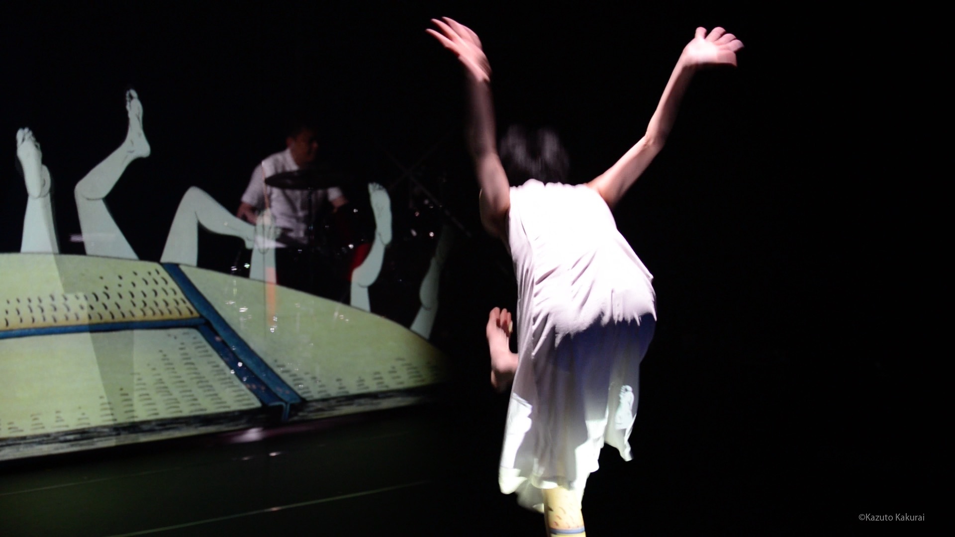 映像芝居『錆からでた実』ショーイング風景＠城崎国際アートセンター ©Kazuto Kakurai