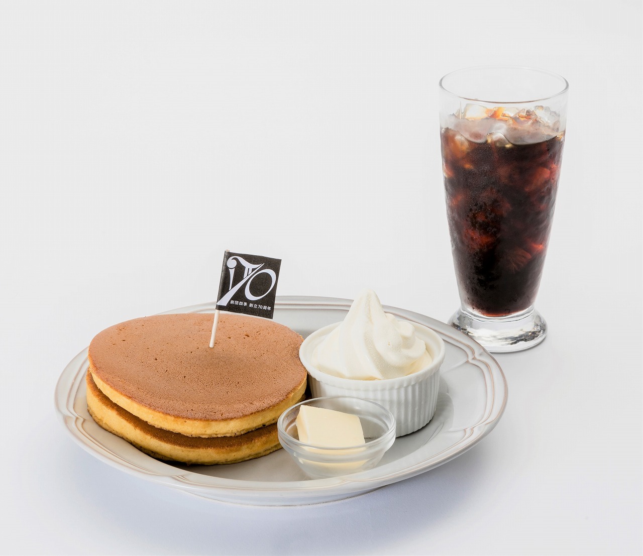 珈琲館「期間限定アイスコーヒーとホットケーキソフトクリーム」1,700円（税込）