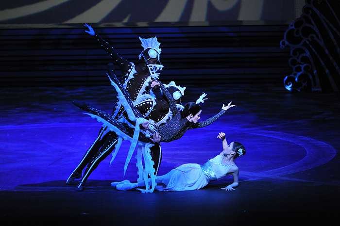『パゴダの王子』（2011年）皇后エピーヌ（深海にて）。ビントレー元芸術監督とのクリエイションが生きた作品だ　