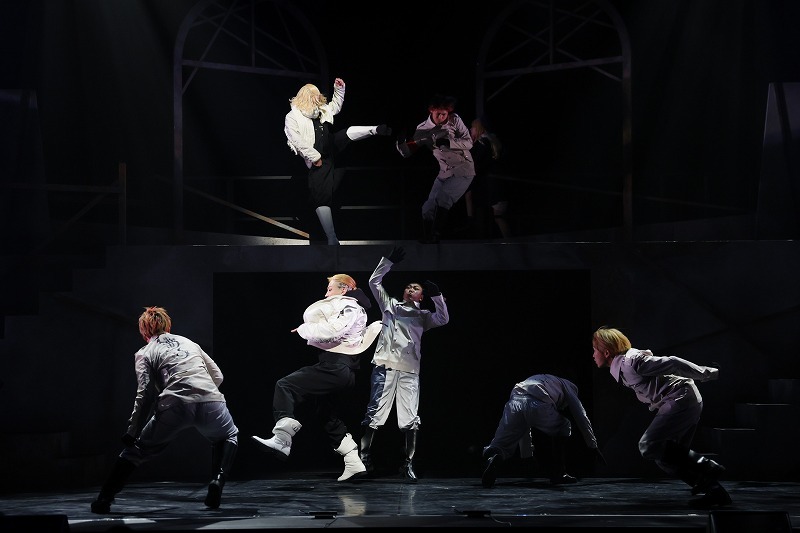 (C)和久井健・講談社／舞台「東京リベンジャーズ」製作委員会 (C)Ken Wakui, KODANSHA / TOKYO REVENGERS Stage Production Committee. (C)KW,K/TRSP 