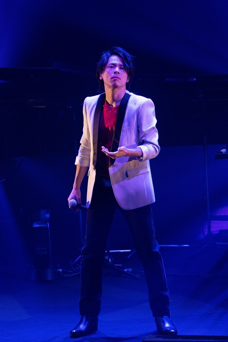 中川晃教