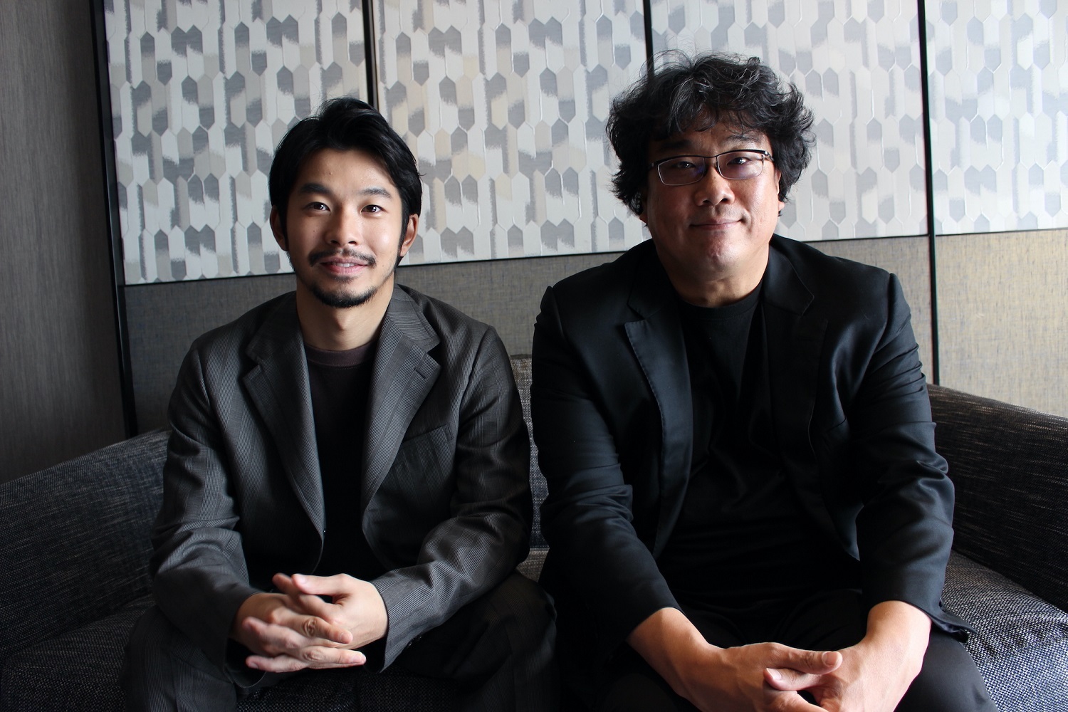 左から、仲野太賀、ポン・ジュノ監督