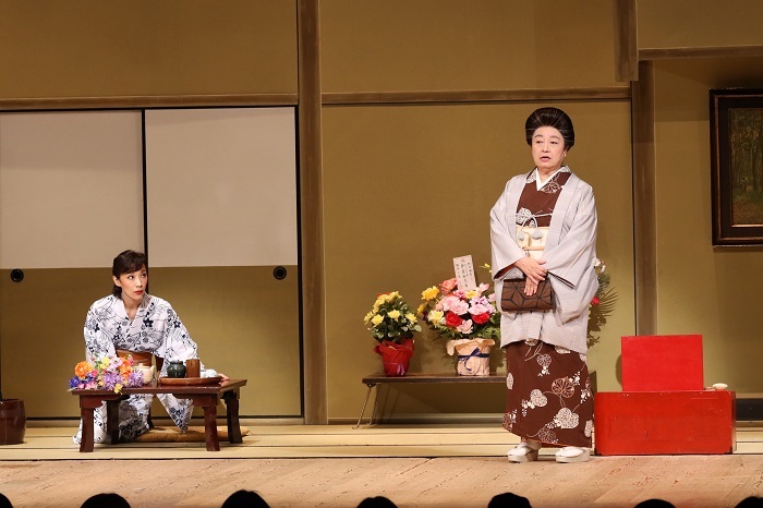 （左から）真琴つばさ・三林京子