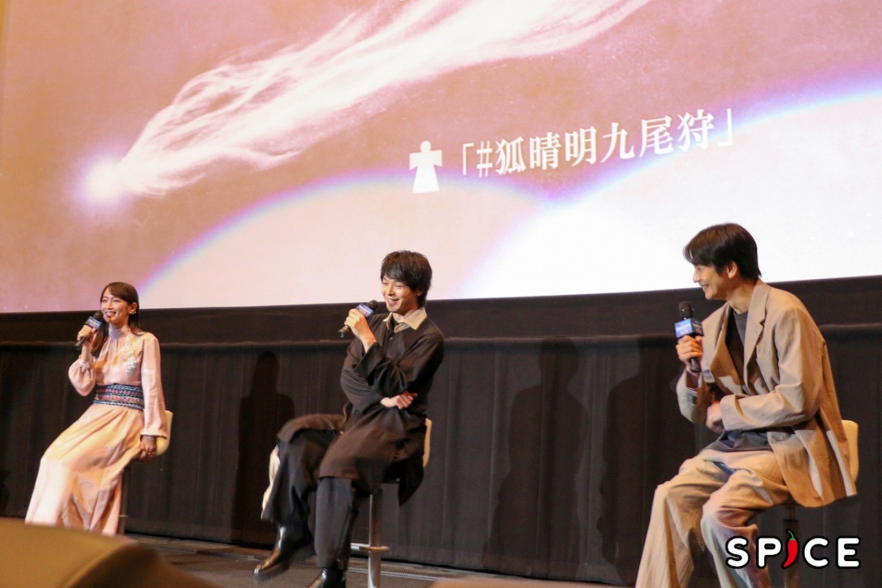 （左から）吉岡里帆、中村倫也、向井 理
