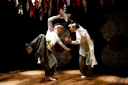 烏丸ストロークロックと祭『祝・祝日』広島限定公演。「人と人ならざるものとのあわいにある舞台」