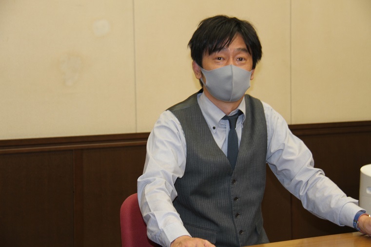 バリトン歌手　西尾岳史 　　　　(C)H.isojima