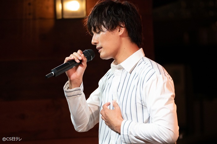 加藤和樹は、「人生に影響を与えた大切な曲」をテーマに選んだ曲を熱唱