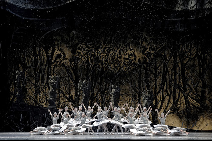 『くるみ割り人形』（C）Paris Opera Ballet