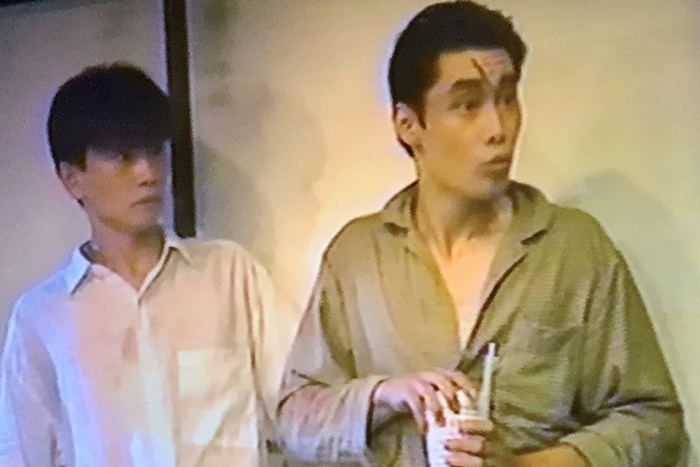 南河内万歳一座『二十世紀の退屈男』（1987年初演）。左が味楽智三郎、右が河野洋一郎。