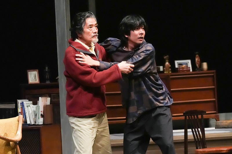 （左から）大谷亮介、関口アナン 　　　　　　撮影：田中亜紀