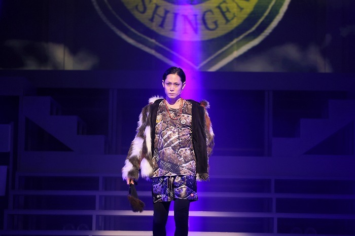 『FAKE MOTION –THE SUPER STAGE–』　（C)汐留ヱビス商店街 （C)FAKE MOTION -THE SUPER STAGE-製作委員会