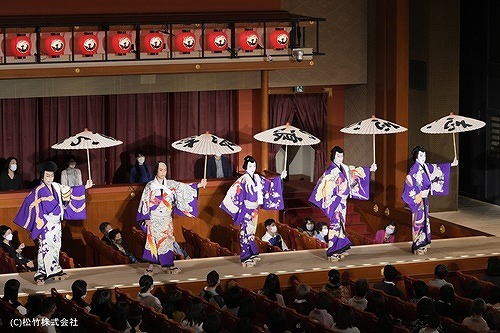『弁天娘女男白浪』 2022 年 5 月 歌舞伎座 / 出演：尾上右近、坂東巳之助、中村隼人、中村米吉、中村橋之助、中村福之助、坂東亀三郎、市村橘太郎、坂東彦三郎、中村東蔵
