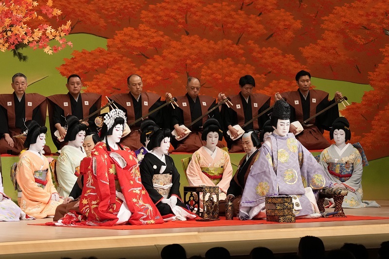 昼の部『紅葉狩』（左より）更科姫=市川團十郎、局田毎=中村雀右衛門、平維茂=松本幸四郎 ／(C)松竹