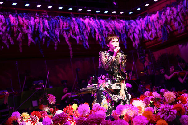 「Superfly 10th Anniversary Premium LIVE "Bloom"」東京・東京オペラシティコンサートホール：タケミツメモリアル公演の様子。（撮影：石井亜希）