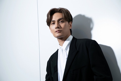 加藤和樹、"新しい自分"との出会いに期待！～ミュージカル『サムシング・ロッテン！』インタビュー