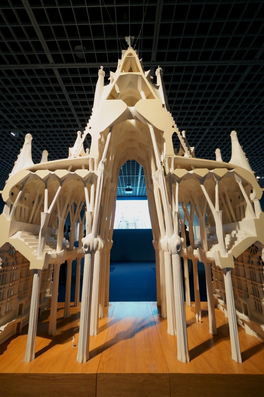 《サグラダ・ファミリア聖堂、身廊部模型》2001-02年、制作：サグラダ・ファミリア聖堂模型室、西武文理大学