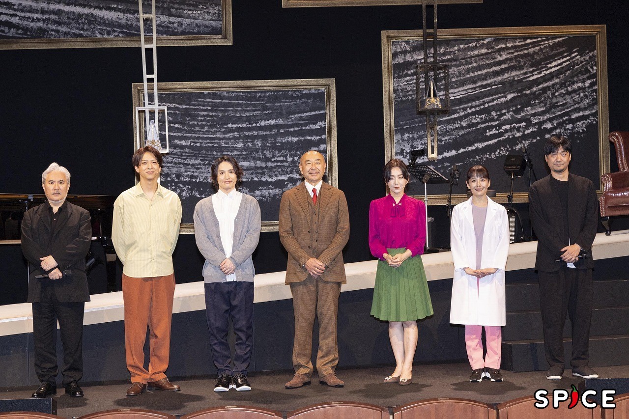（左から）岩代太郎（原案／演奏）、寺西拓人、浜中文一、高橋克実、斉藤由貴、富田靖子、山田能龍（脚本・演出） 　　　撮影：井野敦晴