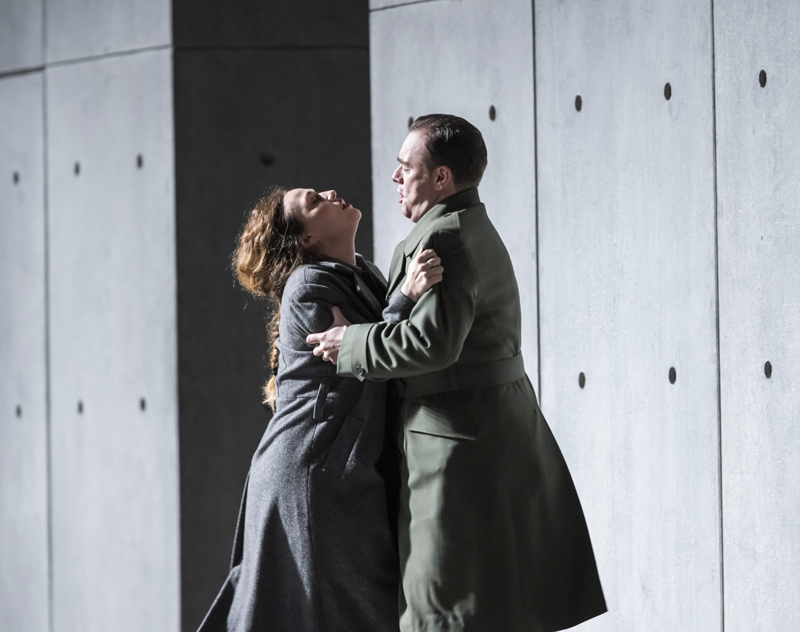 Elena Stikhina as Aida and Francesco Meli as Radames in Aida, The Royal Opera  ©2022 Tristram Kenton