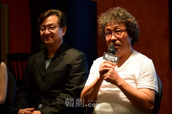 老教授マシュカン役のソン・ヨンチャン（左）とキム・セドン