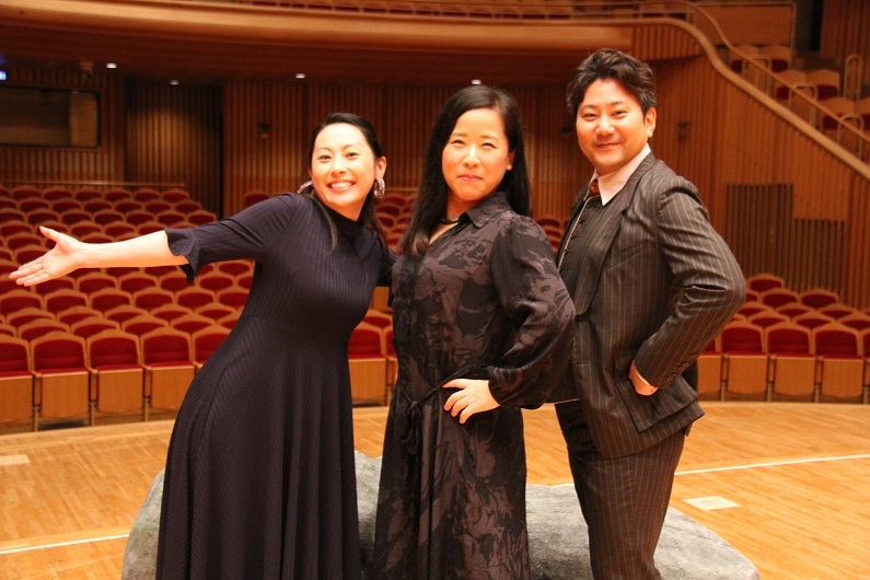 仲の良い同期の３人（内藤里美、大賀真理子、中川正崇、左より）