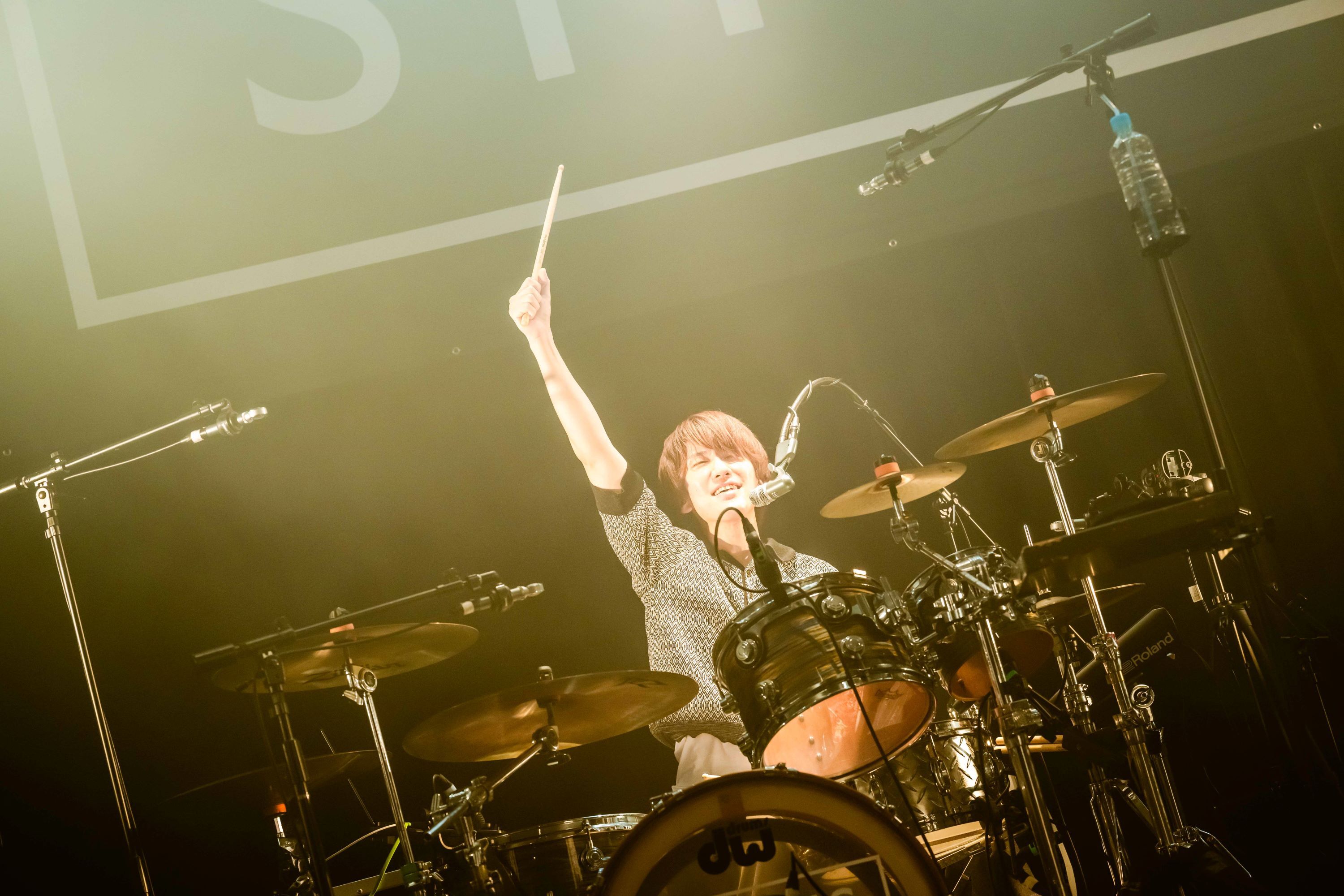 SHE'S