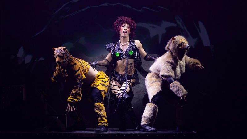 (C)飯野高拓・角田大樹