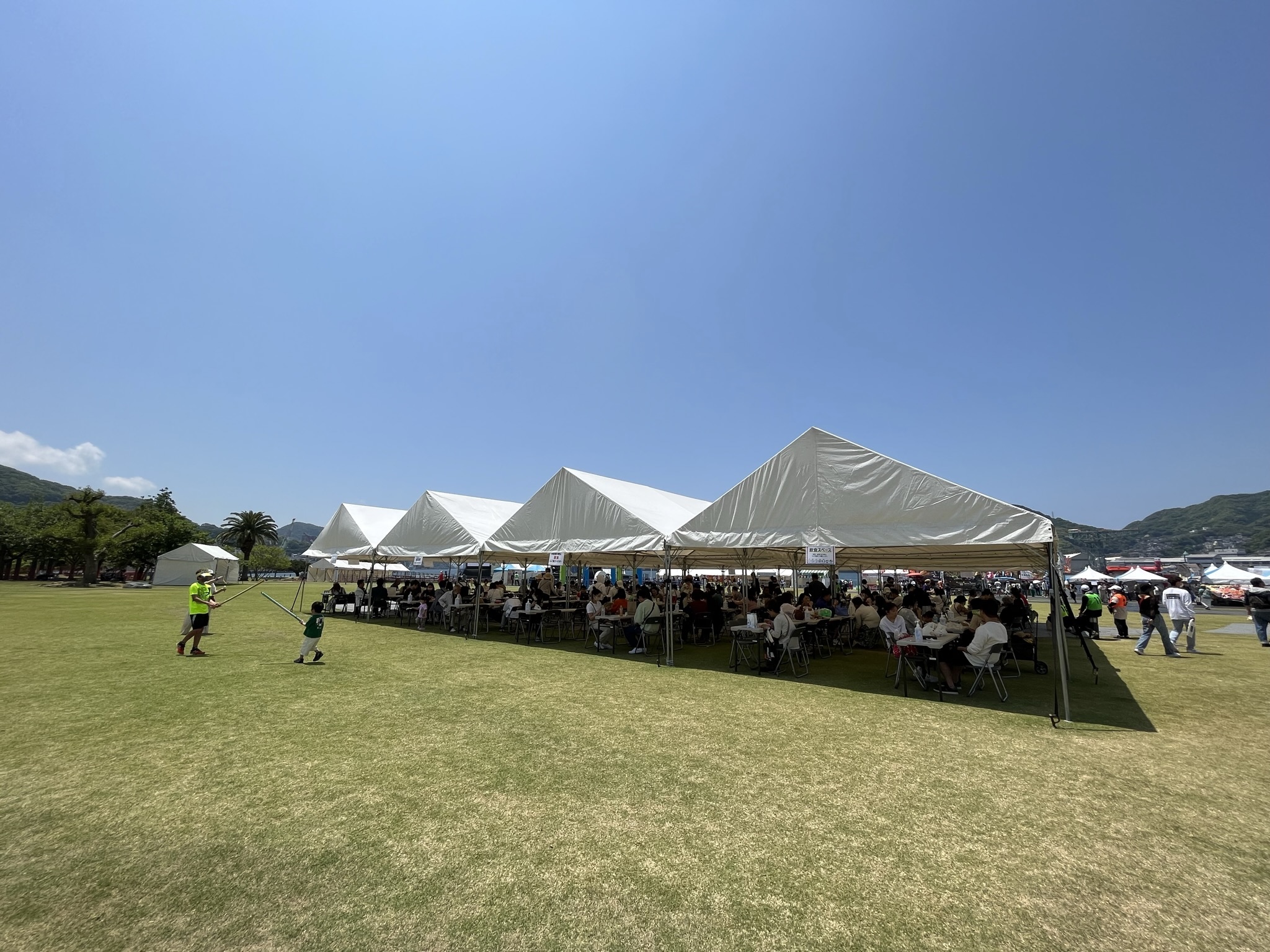 会場中央の飲食スペース