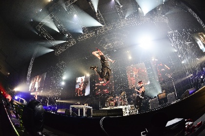 ONE OK ROCK『2015“35xxxv”JAPAN TOUR』追加公演・1日目をレポート