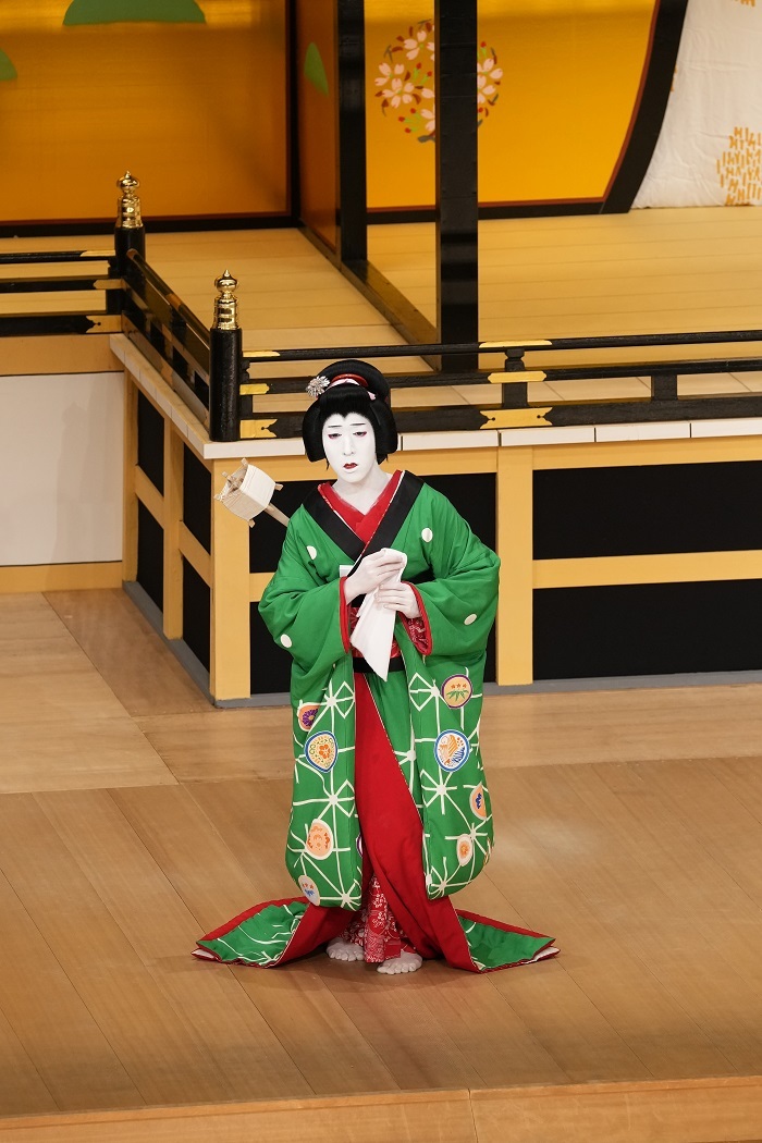 昼の部『妹背山婦女庭訓』杉酒屋娘お三輪=中村時蔵