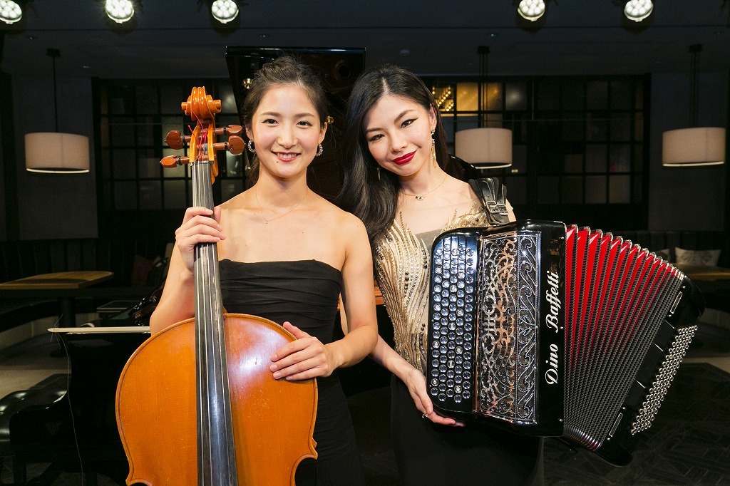 （左から）飯尾久香、土屋恵