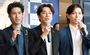 ホフマン役：福岡雄大（写真左）、菅野英男（中央）、井澤駿（右）