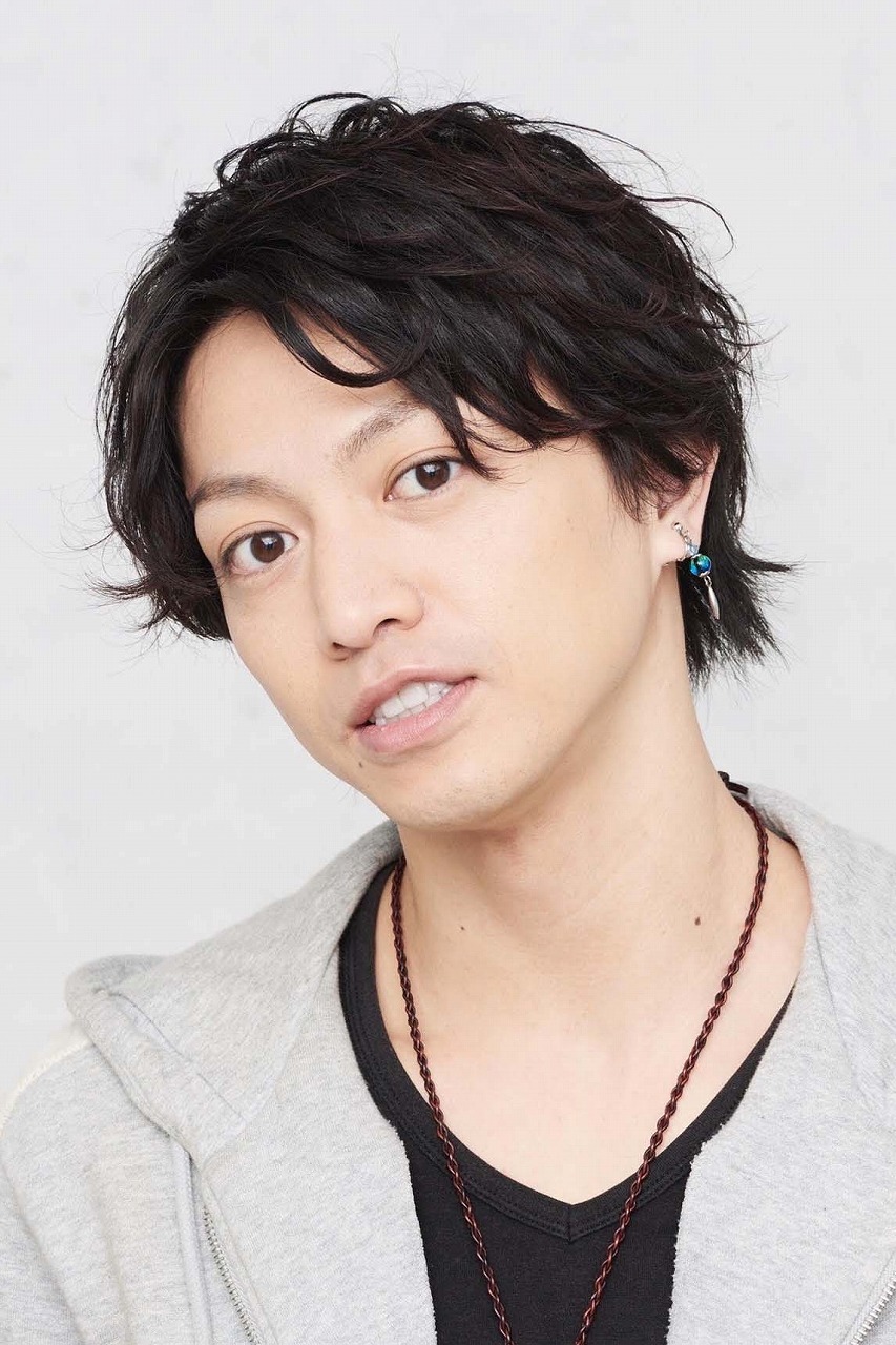 穴沢裕介