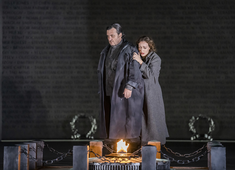 Ludovic Tézier as Amonasro and Elena Stikhina as Aida in Aida, The Royal Opera  ©2022 Tristram Kenton