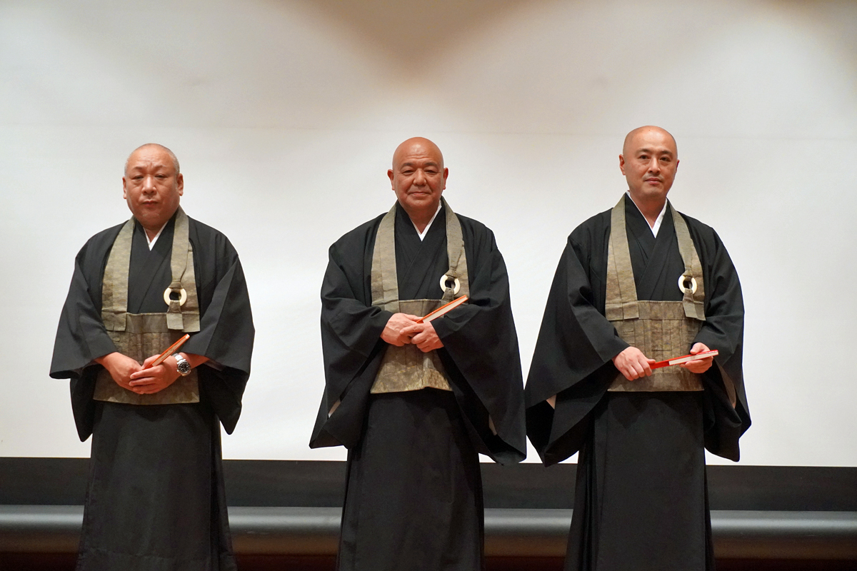 特別展『東福寺』報道発表会レポートにて　左から：大本山東福寺 寺務長 岡根方春氏、宝物殿管理室長 永井慶洲氏、法務執事 爾法孝氏